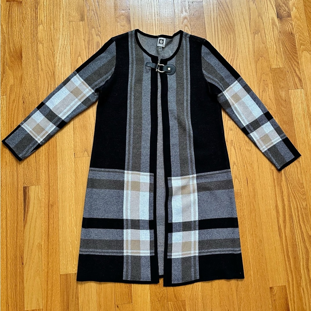 NWOT Plaid Black and Gray Cardigan